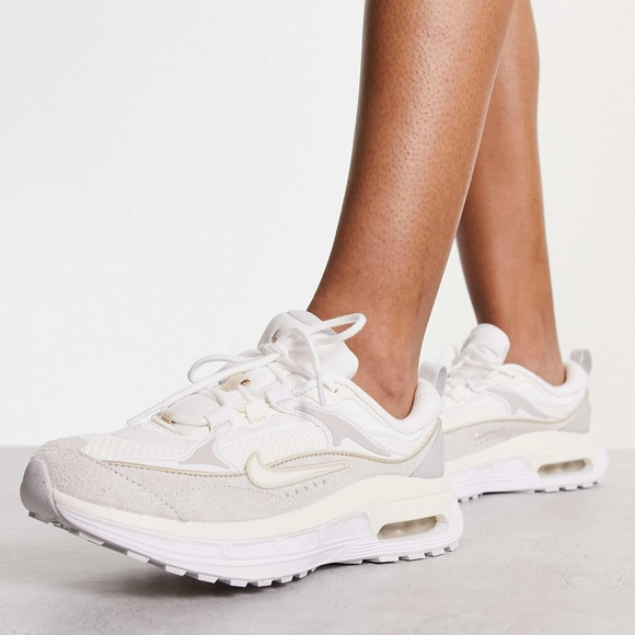 Nike Shoes - Nike Air Max Bliss LX Sneakers Women’s 10.5